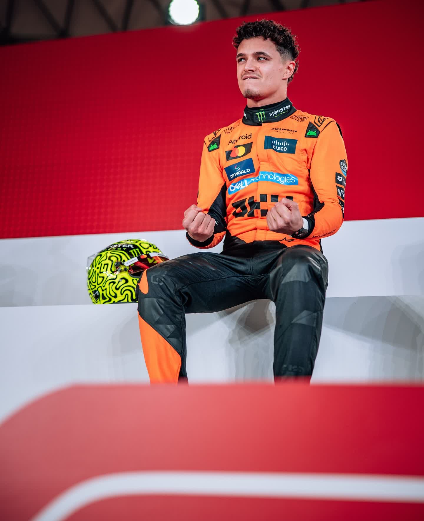 开云体育登录-雷诺车队险胜红牛二队，皮亚斯特里点燃赛场