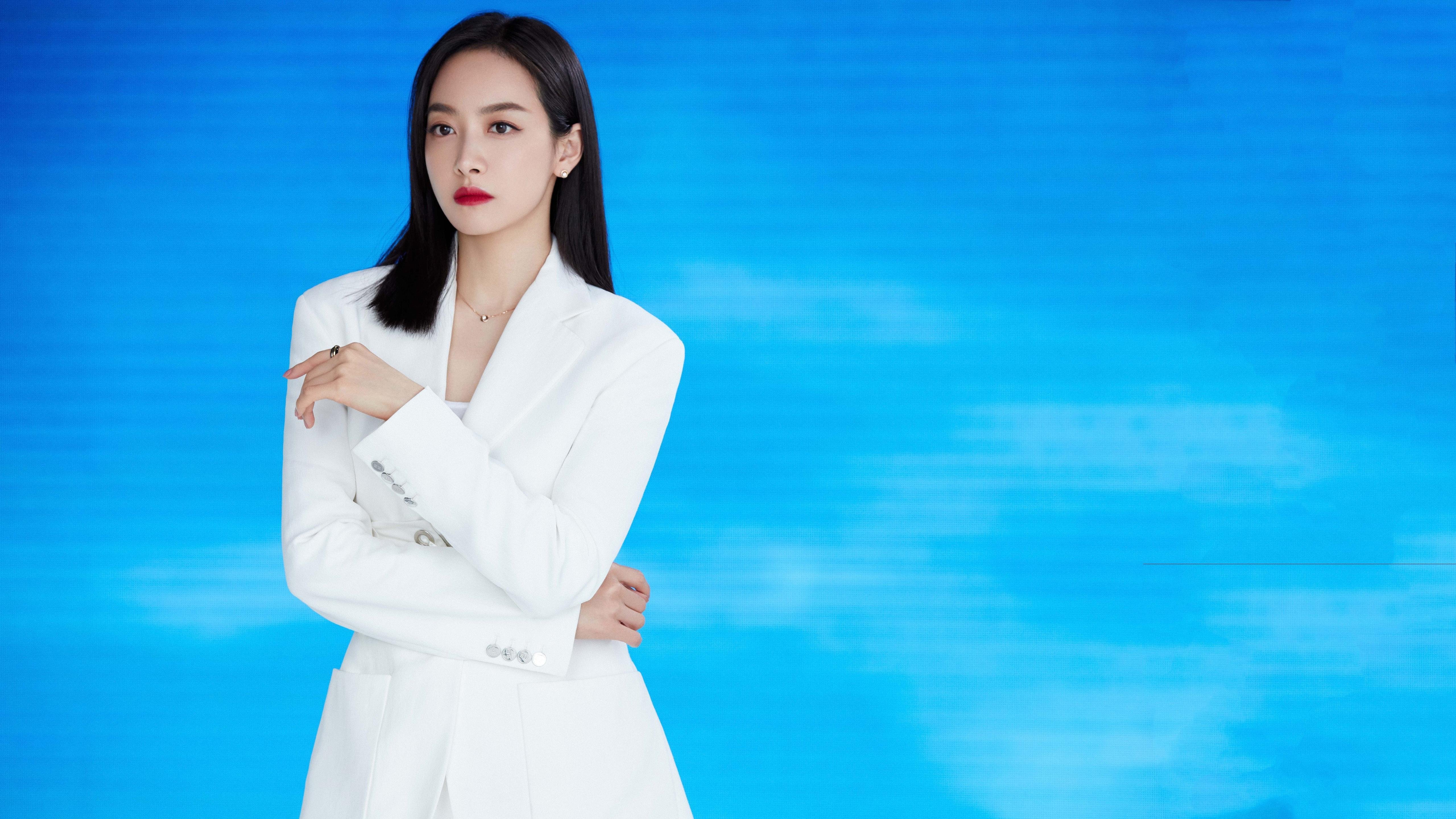 开云sport-冰与火之歌，南美孤狼的终极猎杀，当莱万多夫斯基的红色战袍染上沙漠之色
